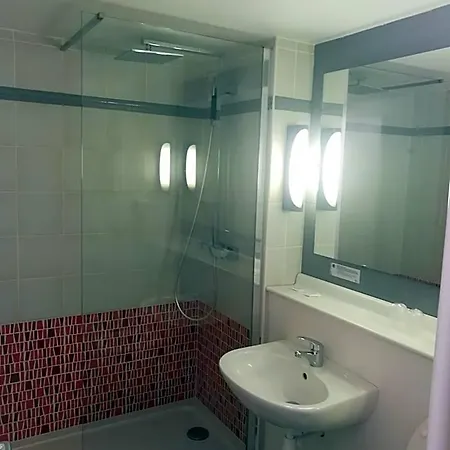 Kyriad Rouen Sud - Oissel ホテル 3*