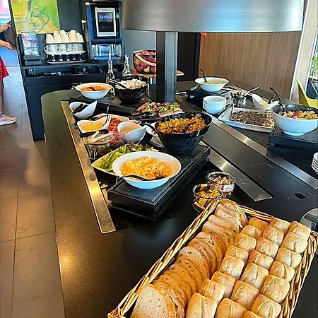 Kyriad Rouen Sud - Oissel ホテル 3*